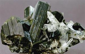 硅酸盐类矿物——绿帘石