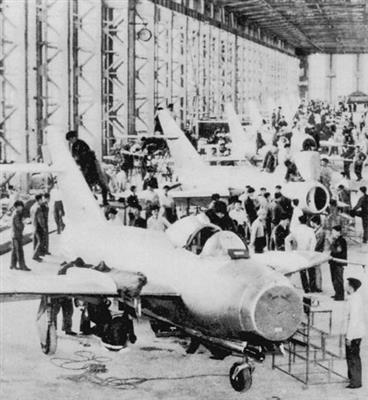 我国制造的第一批喷气式飞机