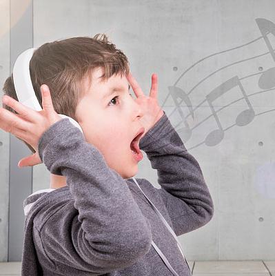 《请你唱首歌吧》课件