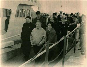 邓小平离开蛇口