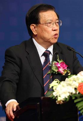 龙永图